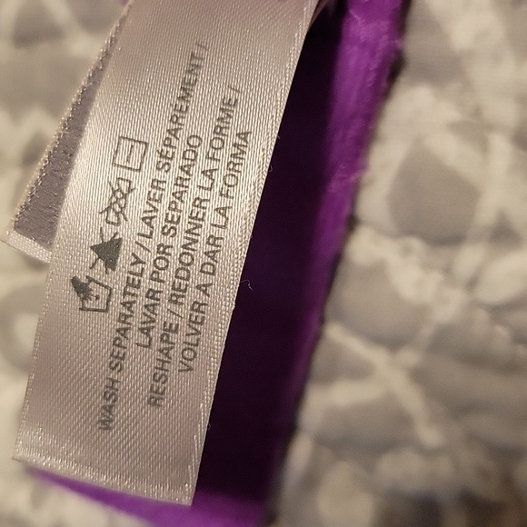 Victoria's Secret embroidered push up bra - Picture 9 of 9